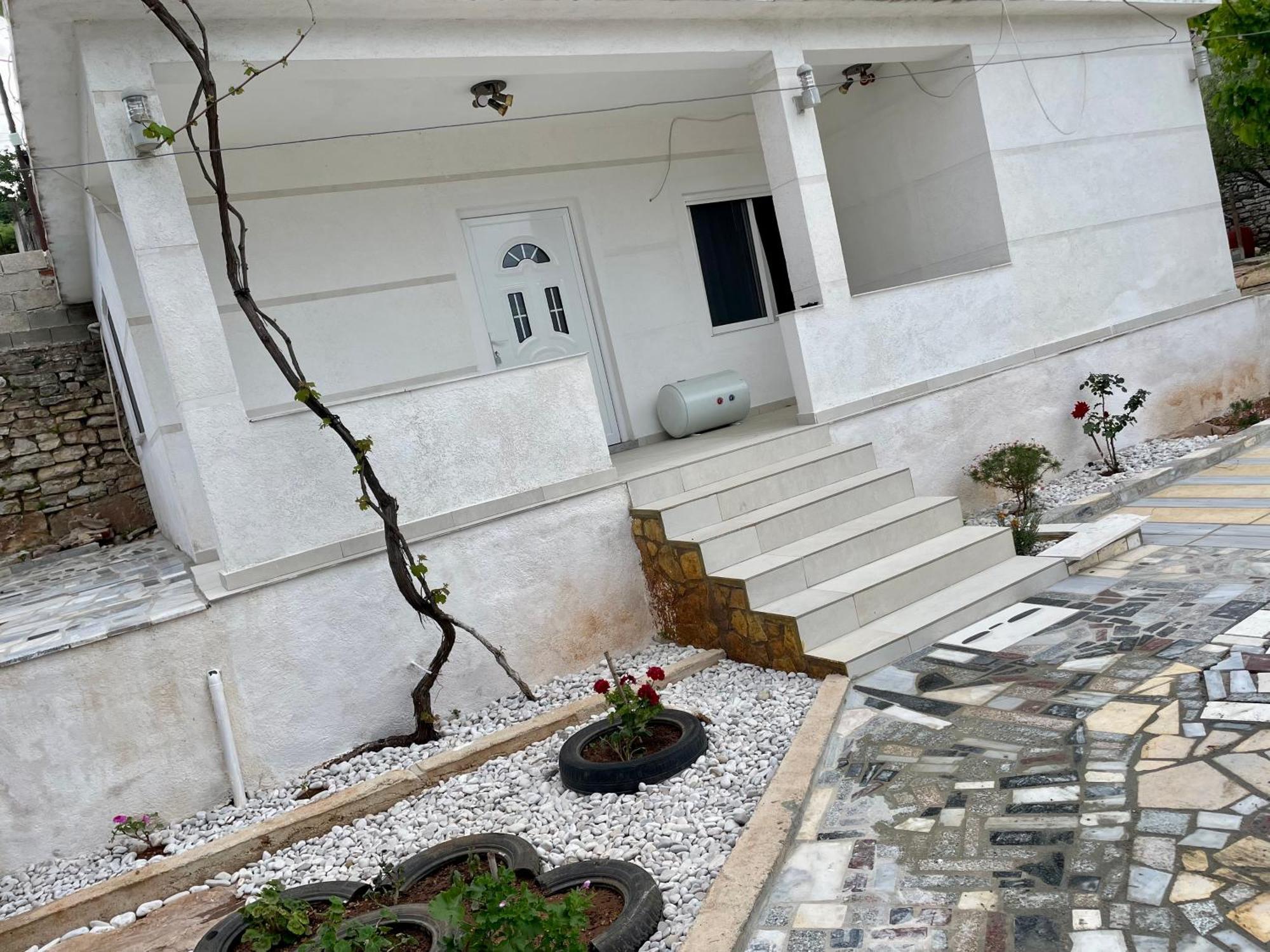Flora'S Place Sarande Exterior photo