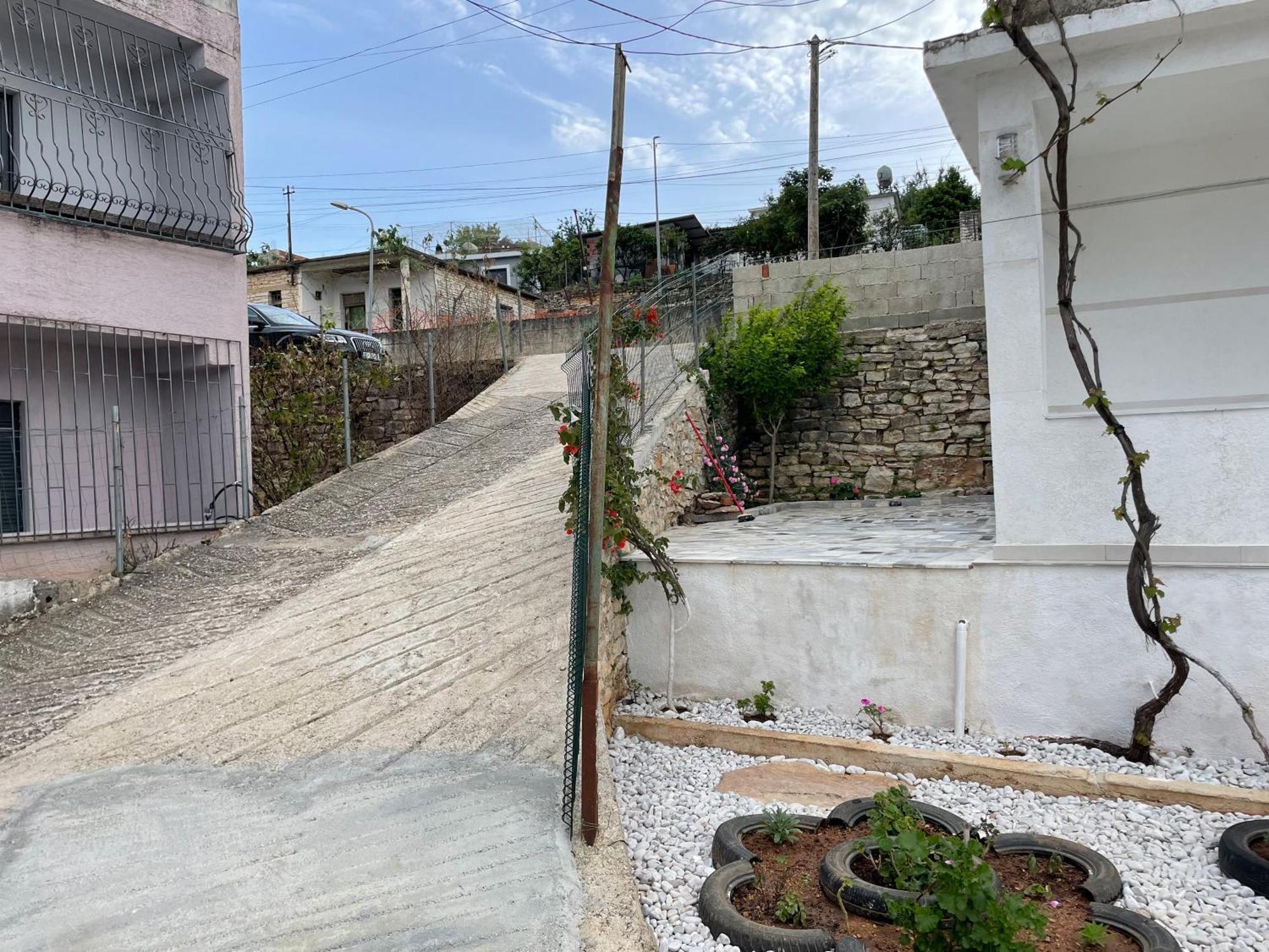 Flora'S Place Sarande Exterior photo